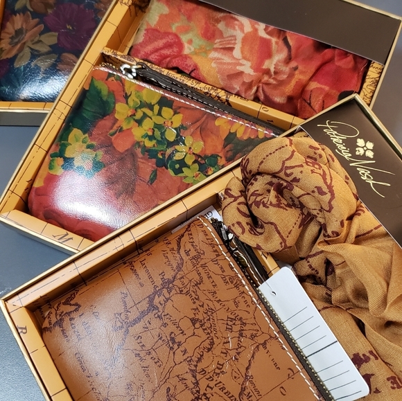 Patricia nash Duo wristlet/wallet and Scarf sets w box - Picture 4 of 16